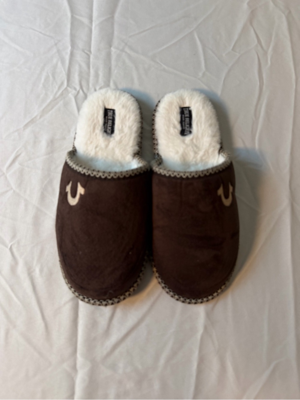 True Religion Mens Slippers Brown Faux Fur Lined Horseshoe Logo Mules